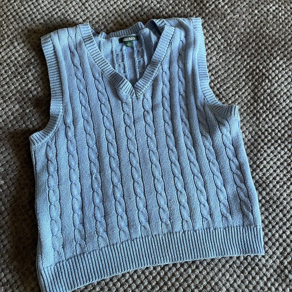 Cable Knit Sleeveless Sweater - Light Blue